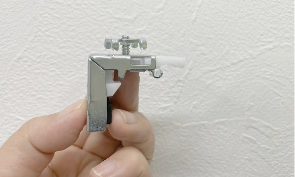 カーテンレールビス ブラケットにセットする