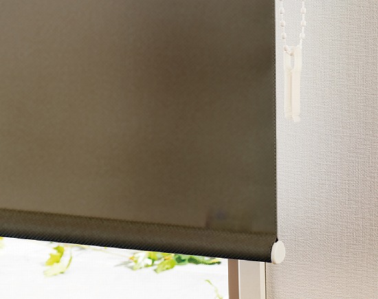 ロールスクリーンの生地のアップ