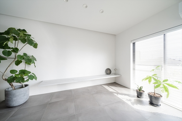 アルミブラインド 眩しさに悩まされない 朝が快適にスタート 紫外線ダメージを軽減