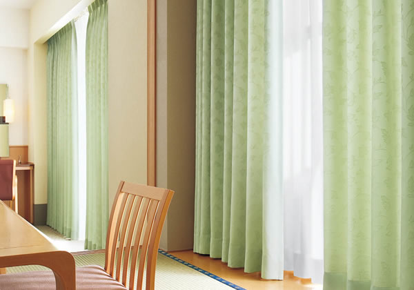 カーテン 畳コーナーでやわらかさや安心感を出す