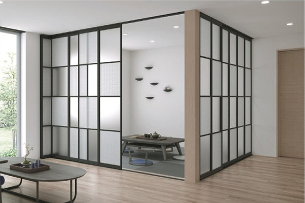 畳コーナー バーチカルブラインドは和モダンになじみやすい